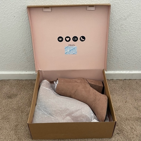 Women’s Suede Ankle Booties - Picture 9 of 9